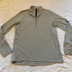 Lululemon 1/4 zip long sleeve. Gray Size M